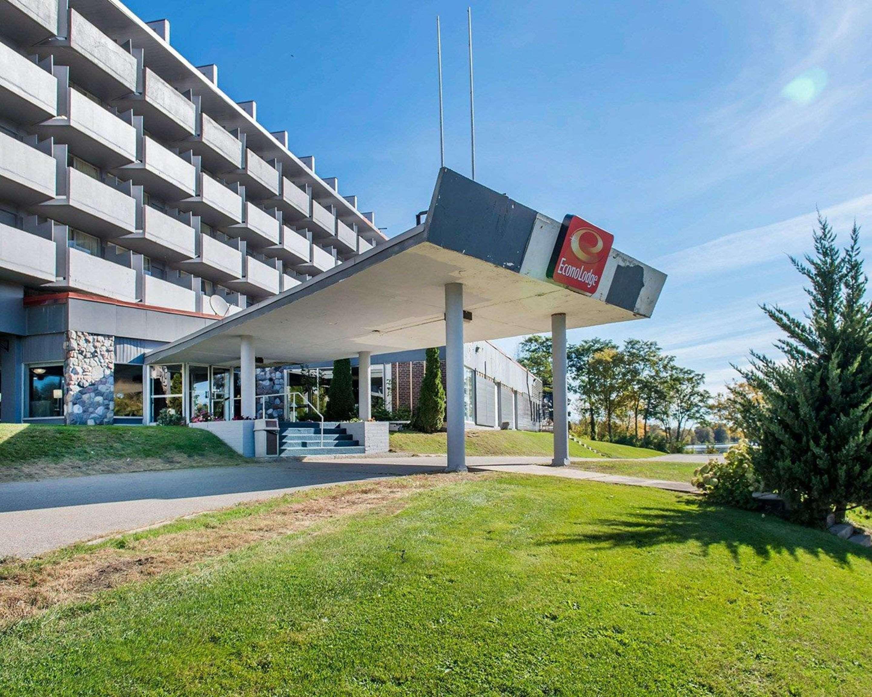 Econo Lodge Smiths Falls Exterior foto
