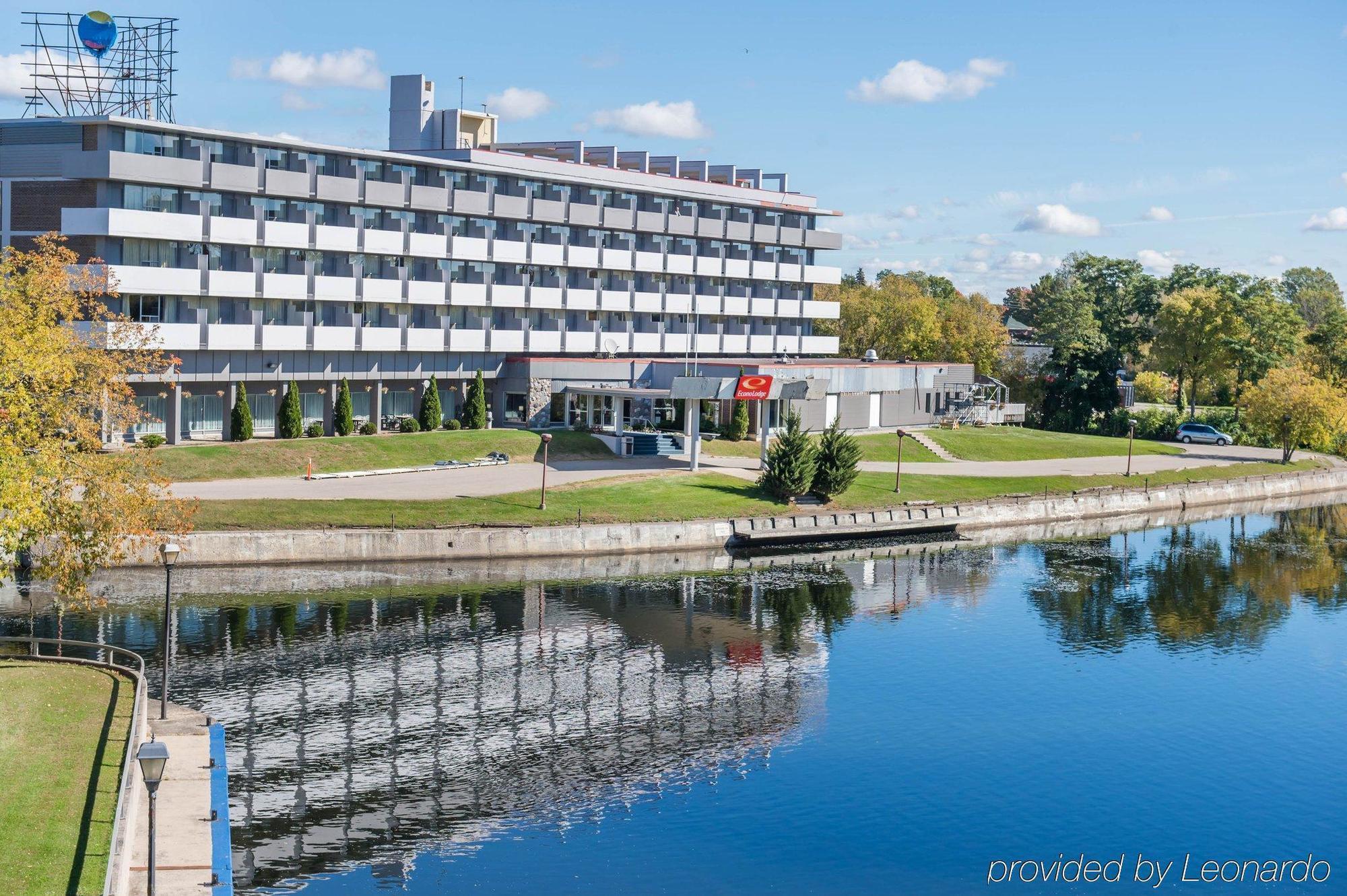 Econo Lodge Smiths Falls Exterior foto