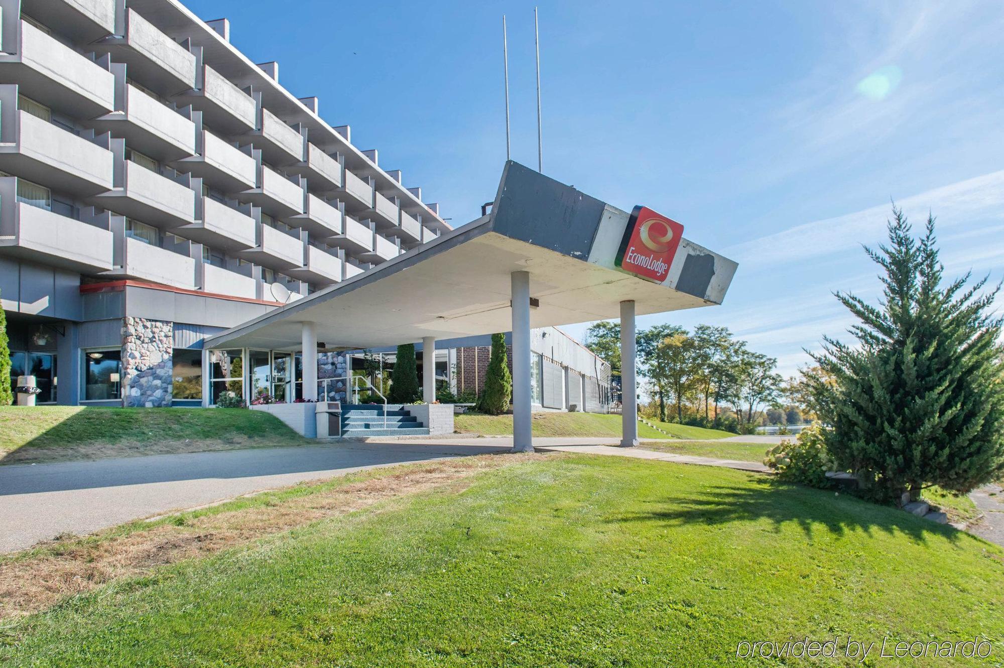 Econo Lodge Smiths Falls Exterior foto